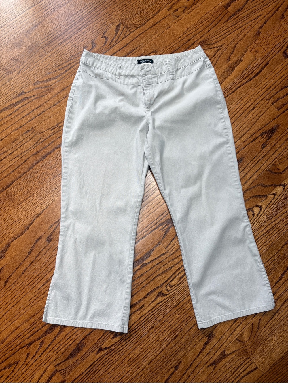 Xhilaration Women’s Khaki Capri Pants